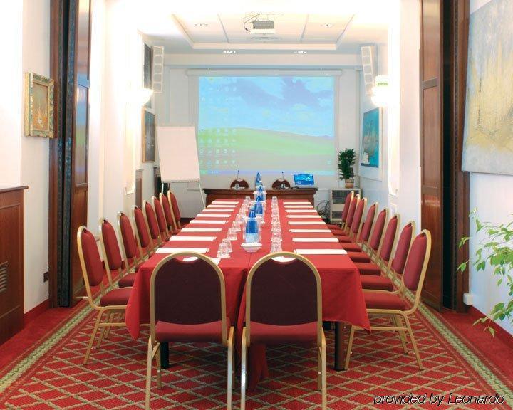 Hotel Villa Vecchia Monte Porzio Catone Einrichtungen foto