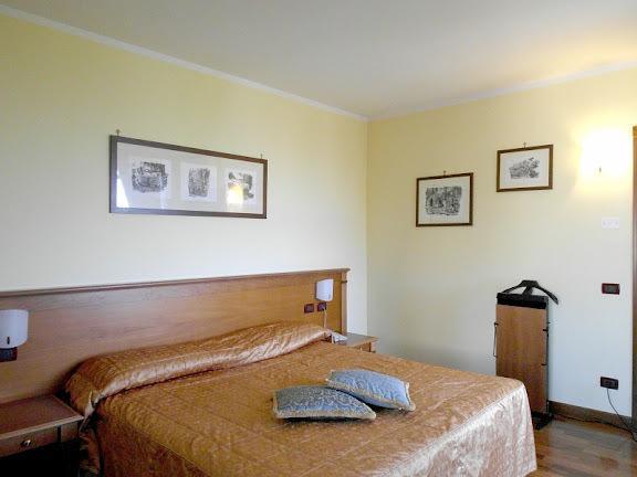 Hotel Villa Vecchia Monte Porzio Catone Exterior foto